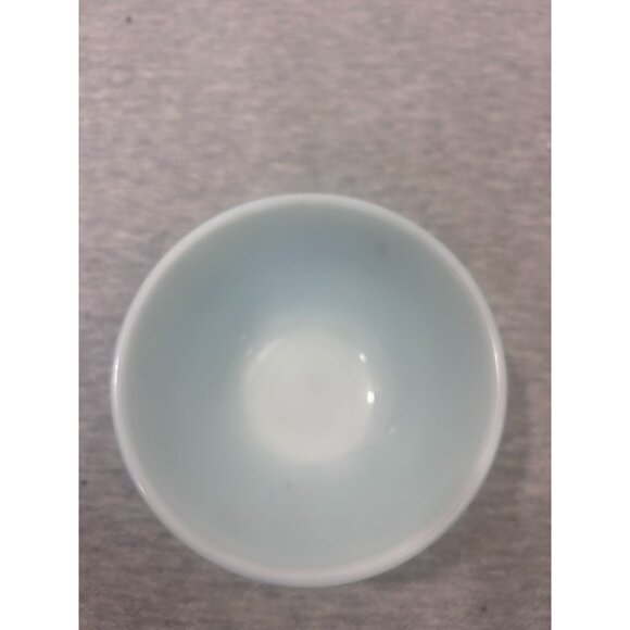 Pyrex Small Blue Mixing Bowl Classic Round Glass Ovenproof and Microwave - Picture 2 of 5